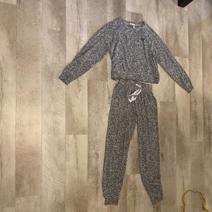 Forever 21 ‘Weekend Vibes’ pyjama set